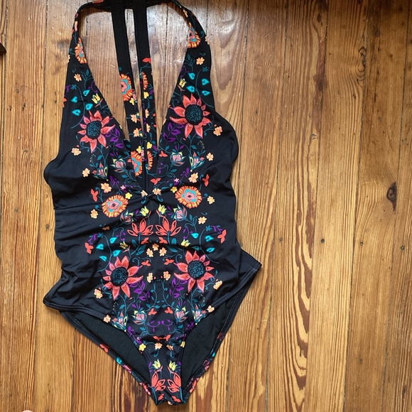 Out from Under Swim; One Piece, deep plunge - Picture 2 of 5